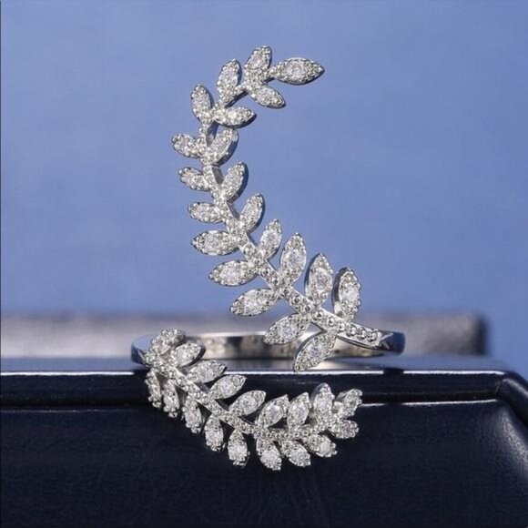 ADJUSTABLE 925 STERLING SILVER DIAMOND RING, CUTE RING, SHINY RING. - Picture 3 of 4